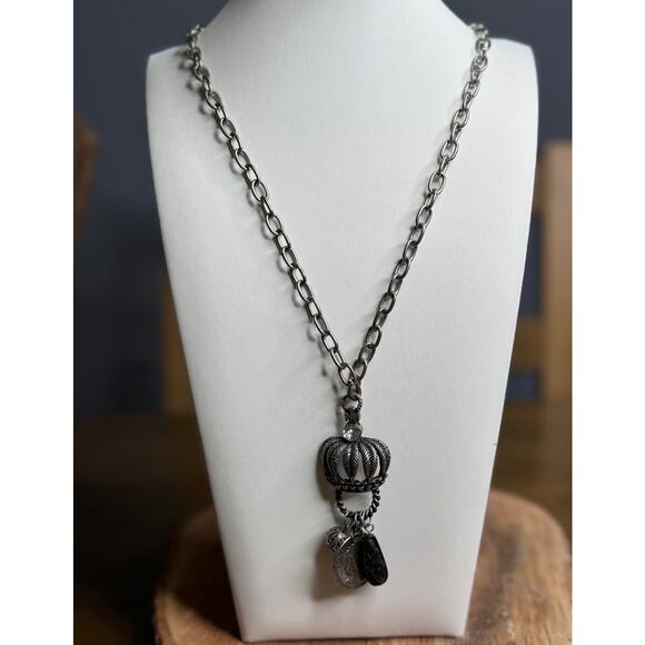 Unbranded Jewelry - Chain Silver Necklace With Crown & Lucky Coin.